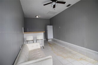 16120 NW 45th Ave in Opa Locka, FL - Foto de edificio - Building Photo