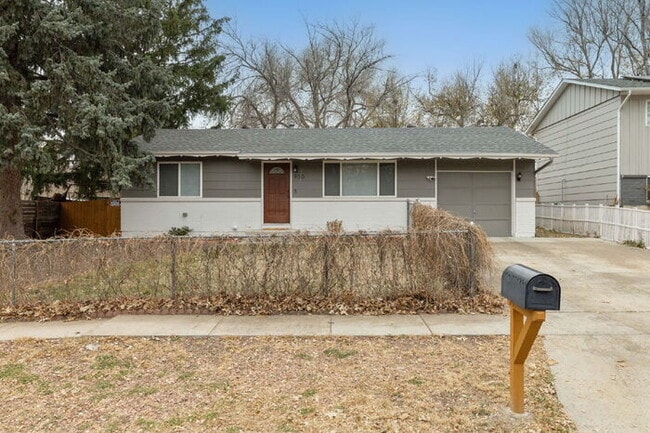 930 Bowser Dr in Colorado Springs, CO - Building Photo - Building Photo