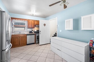 117 Burns Ave in Lodi, NJ - Building Photo - Building Photo