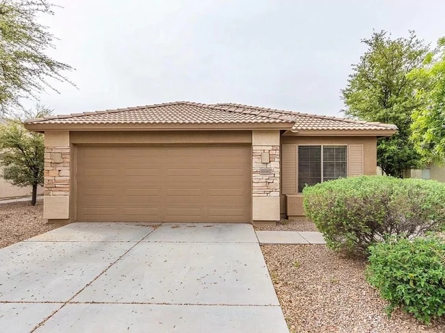 property at 4040 S Summer Ct