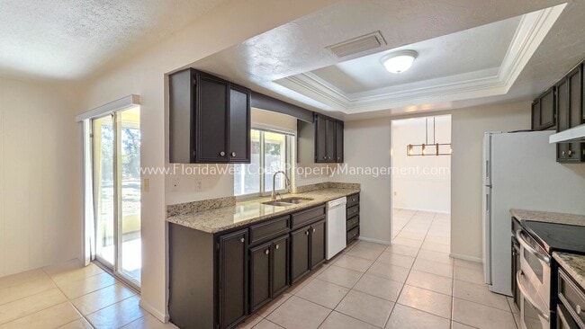 2508 Cardwell Way in Sarasota, FL - Building Photo - Building Photo