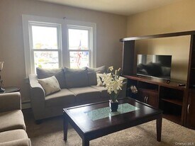 994 Pacific St in Baldwin, NY - Building Photo