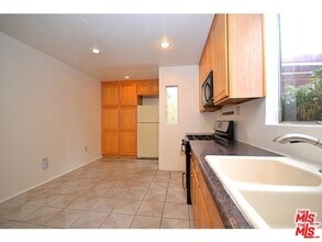 429 S Orange Dr in Los Angeles, CA - Building Photo - Building Photo