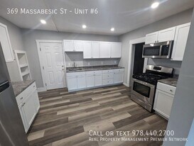 369 Massabesic St in Manchester, NH - Building Photo