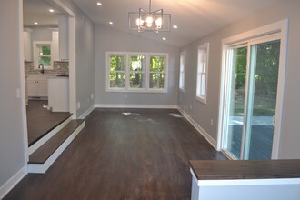 5581 E Main St in Kalamazoo, MI - Foto de edificio - Building Photo