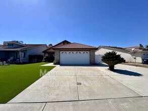27081 School Park Dr in Menifee, CA - Building Photo - Building Photo