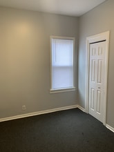 7749 S Muskegon Ave in Chicago, IL - Building Photo - Building Photo