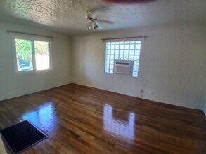 1230 Montrose Pl SW in Albuquerque, NM - Foto de edificio - Building Photo