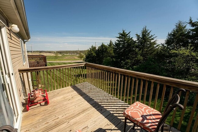 1109 Newfoundland Dr in Manhattan, KS - Foto de edificio - Building Photo