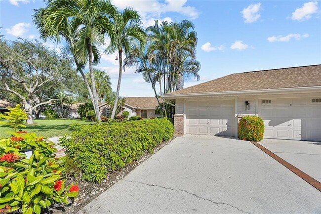 6654 Tannin Ln in Naples, FL - Building Photo - Building Photo