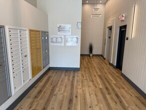 60 Cross St E, Unit 207 in Somerville, MA - Building Photo - Building Photo