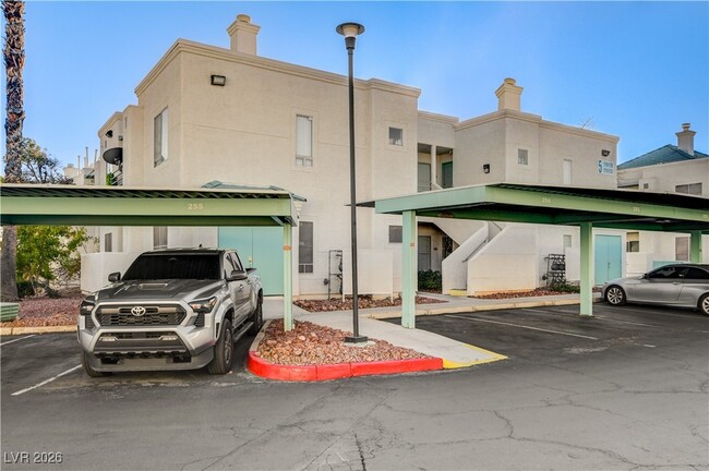 7100 W Pirates Cove Rd in Las Vegas, NV - Building Photo - Building Photo