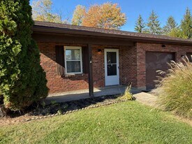 307 June Marie Dr, Unit A in Lebanon, OH - Building Photo