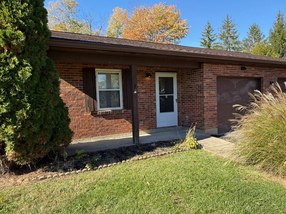 307 June Marie Dr, Unit A in Lebanon, OH - Building Photo
