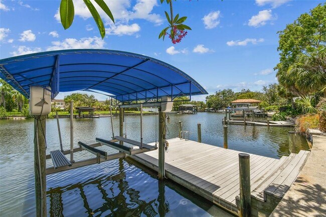 610 Bosphorous Ave in Tampa, FL - Building Photo - Building Photo
