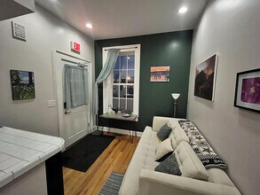 51 Church St in Saratoga Springs, NY - Foto de edificio - Building Photo