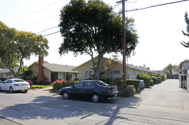 331 Curtner Ave in Palo Alto, CA - Building Photo - Building Photo