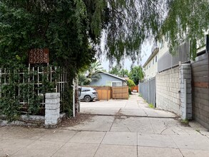 4228 Lockwood Ave in Los Angeles, CA - Building Photo - Building Photo
