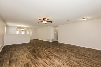8837 Irish Bend Dr in Fort Worth, TX - Building Photo - Building Photo