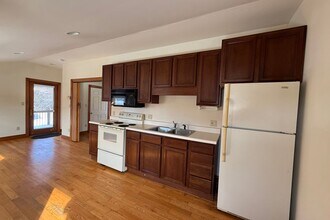 109 Lake Ave in Saratoga Springs, NY - Foto de edificio - Building Photo