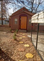 301 S 3rd St in Iola, KS - Building Photo