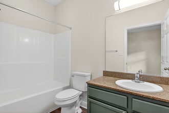 The Quarters Apartments in Gulfport, MS - Building Photo - Building Photo