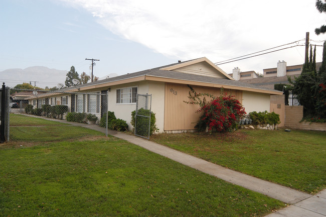 613 W 9th St in Upland, CA - Building Photo - Building Photo