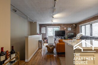 715 W Diversey Pky, Unit 1A in Chicago, IL - Building Photo - Building Photo