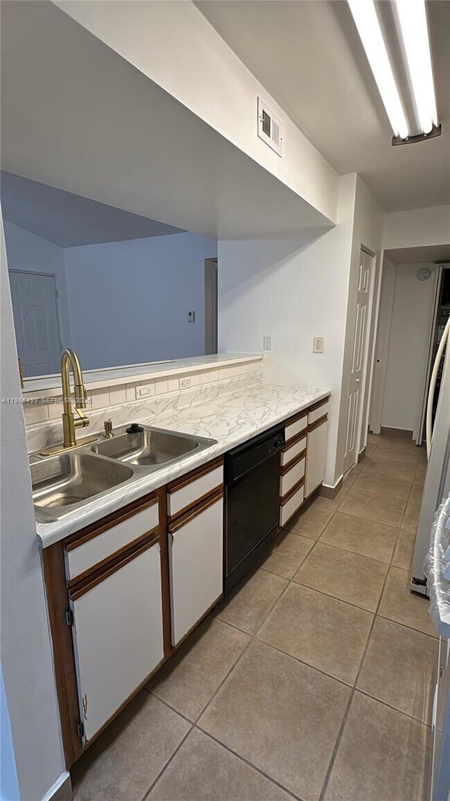 15320 SW 106th Terrace in Miami, FL - Building Photo - Building Photo