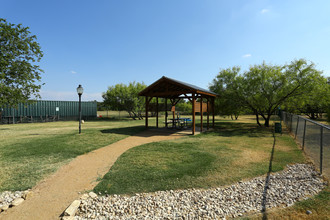 The Park at Monterey Oaks in Austin, TX - Foto de edificio - Building Photo