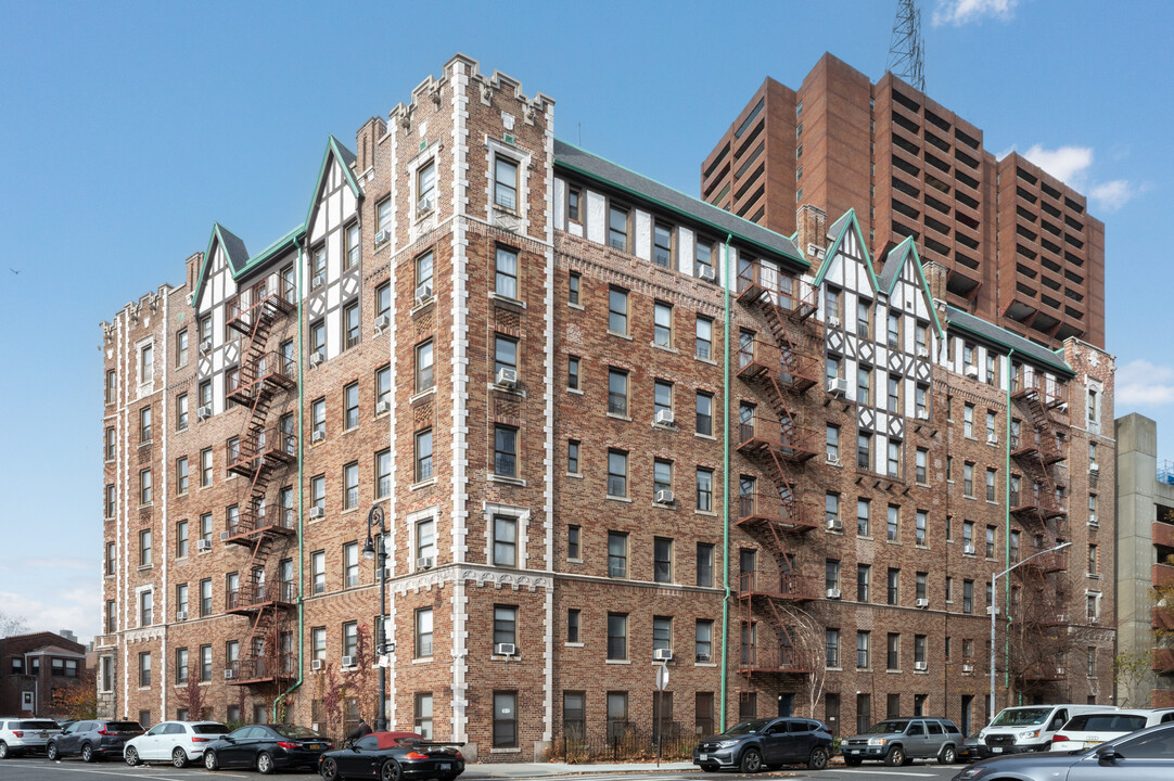 Lenru Apartments in Bronx, NY - Building Photo