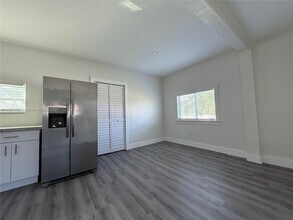 2630 SW 31st Pl in Miami, FL - Building Photo - Building Photo