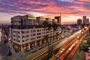 Wilshire La Brea in Los Angeles, CA - Building Photo