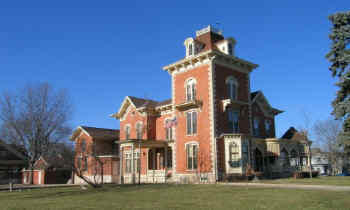 The Huff-Lamberton Home in Winona, MN - Building Photo