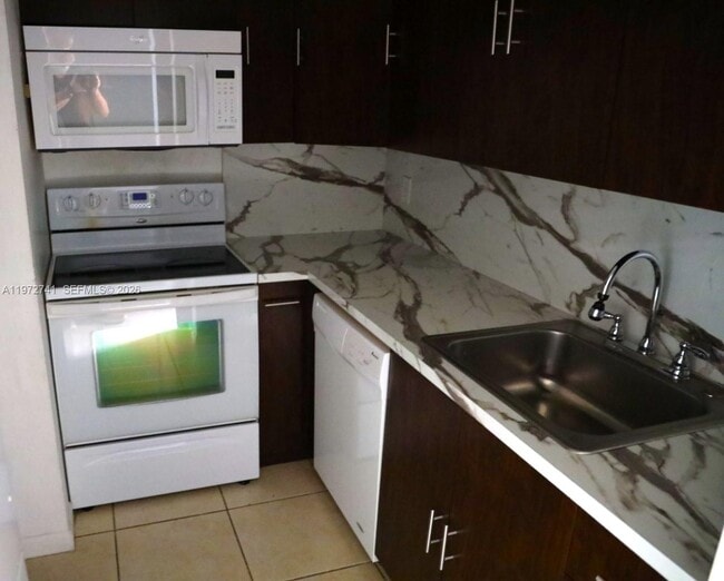 13714 SW 90th Ave in Miami, FL - Building Photo - Building Photo