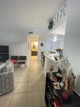 7160 NW 179th St in Hialeah, FL - Building Photo - Building Photo