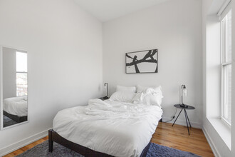 1636 N Western Ave, Unit 2 in Chicago, IL - Building Photo - Building Photo