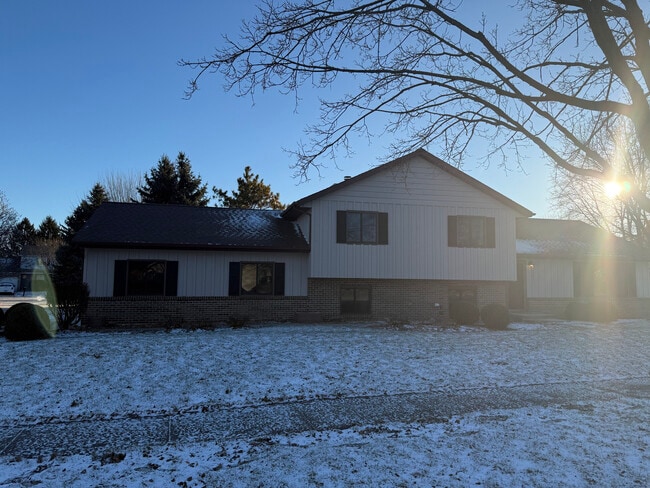 13831 S Mallard Dr in Plainfield, IL - Building Photo - Building Photo