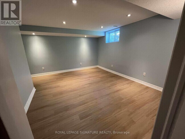 86 Gardiner Dr in Hamilton, ON - Building Photo - Building Photo