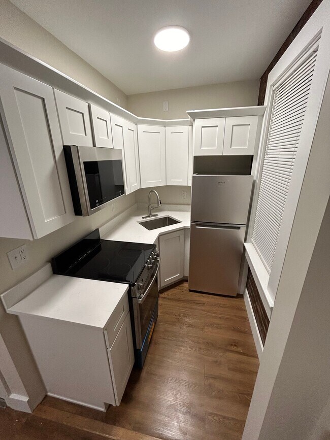 9 Eldridge St, Unit 3