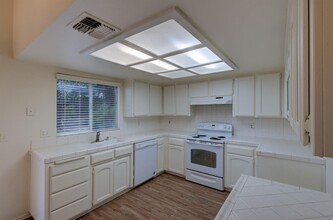 1486 E Solar Ave in Fresno, CA - Building Photo - Building Photo