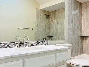 12669 Meredith Ave in Omaha, NE - Building Photo - Building Photo