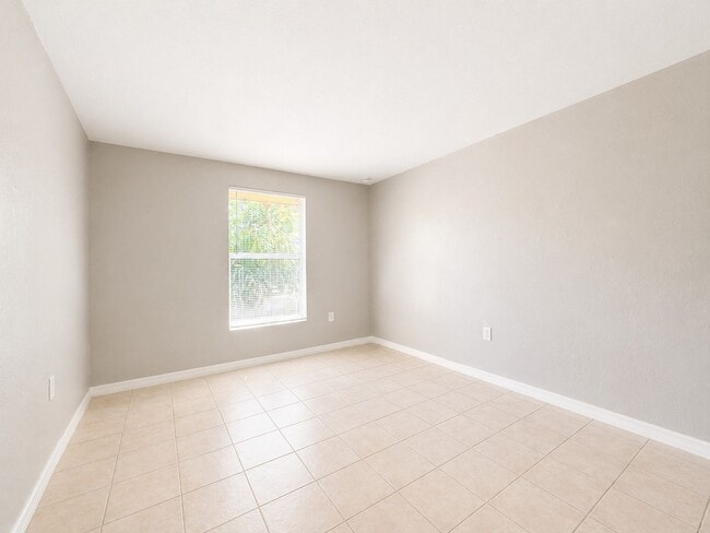 5459-5461 Eleventh Ave in Ft. Myers, FL - Building Photo - Building Photo