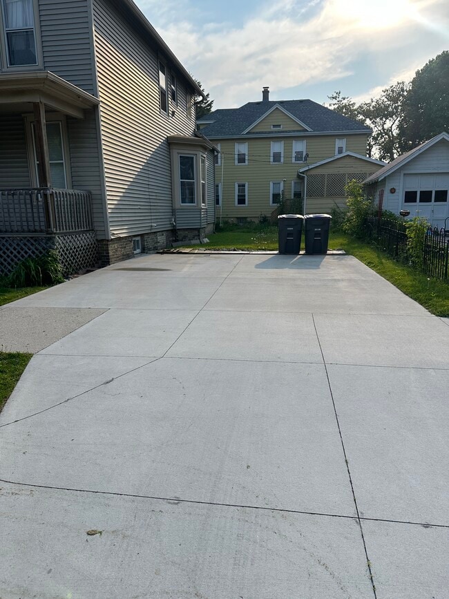 1232 S 9th St, Unit 1232 S. 9th Lower in Sheboygan, WI - Building Photo - Building Photo