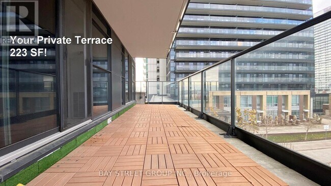 33 Singer Ct in Toronto, ON - Building Photo - Building Photo