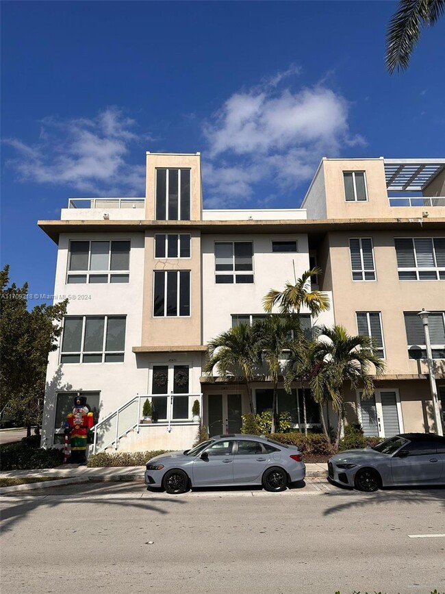 10471 NW 66th St in Doral, FL - Building Photo - Building Photo