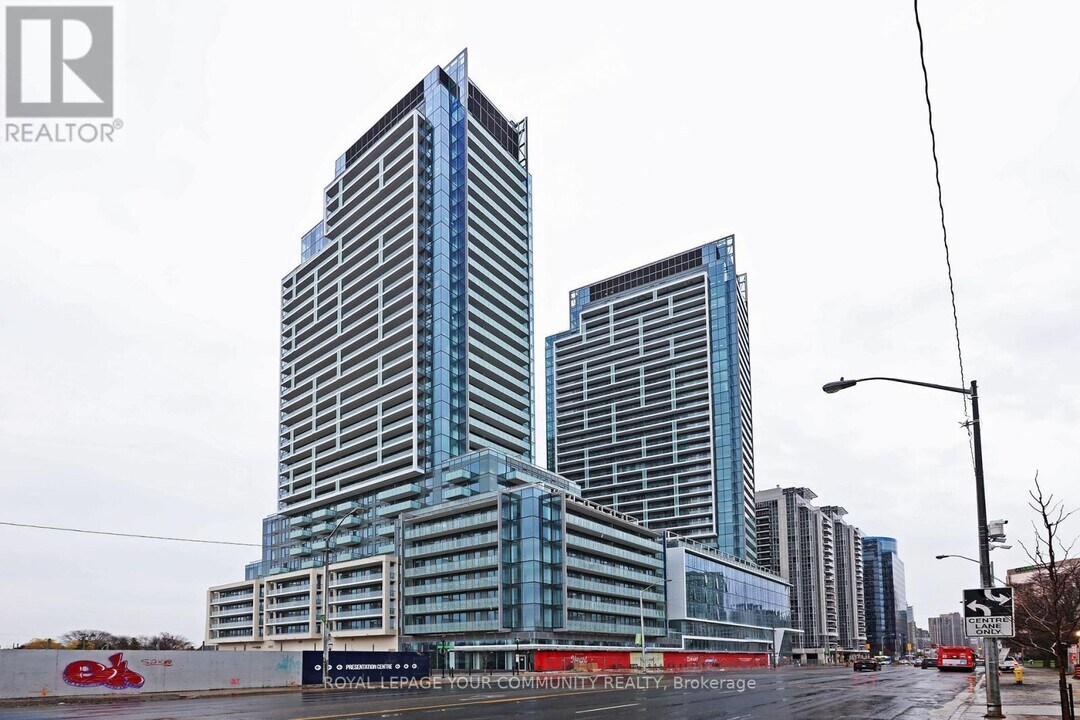 8-S1008 Olympic Gdn Dr in Toronto, ON - Building Photo