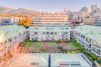 Harbourview Park in North Vancouver, BC - Building Photo - Building Photo