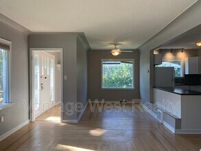 804 Leon Ave in Kelowna, BC - Building Photo - Building Photo