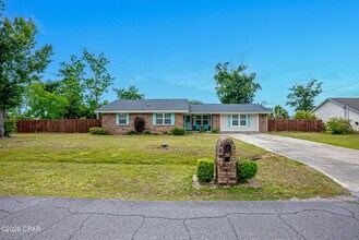 1112 Colorado Ave in Lynn Haven, FL - Building Photo - Building Photo